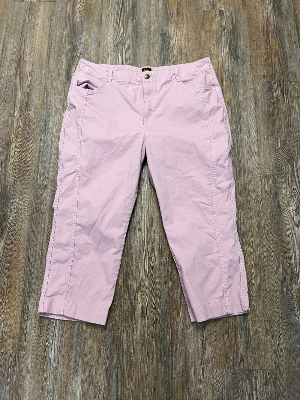 Lee Capris - Women's Size 18 (36x22) - Cotton Blend